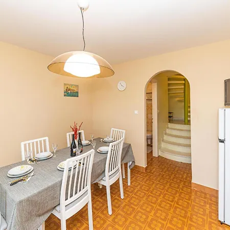 Beautiful In Okrug Gornji With Wifi Hotel *