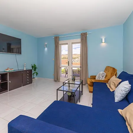 Beautiful In Okrug Gornji With Wifi Hotel