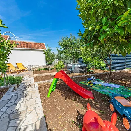Beautiful In Okrug Gornji With Wifi Hotel *