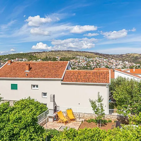 Beautiful In Okrug Gornji With Wifi Hotel