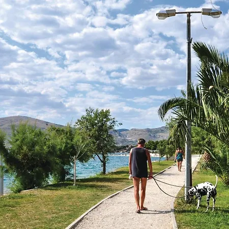 Beautiful In Okrug Gornji With Wifi Hotel Trogir
